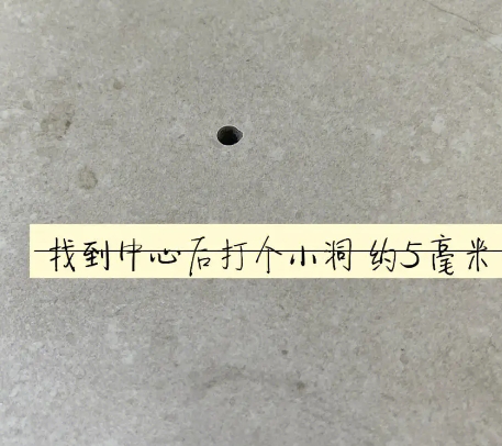 彭水瓷砖空鼓维修公司专业解答在瓷砖铺贴过程中，如果砂料搅拌不均匀，将会带来以下问题